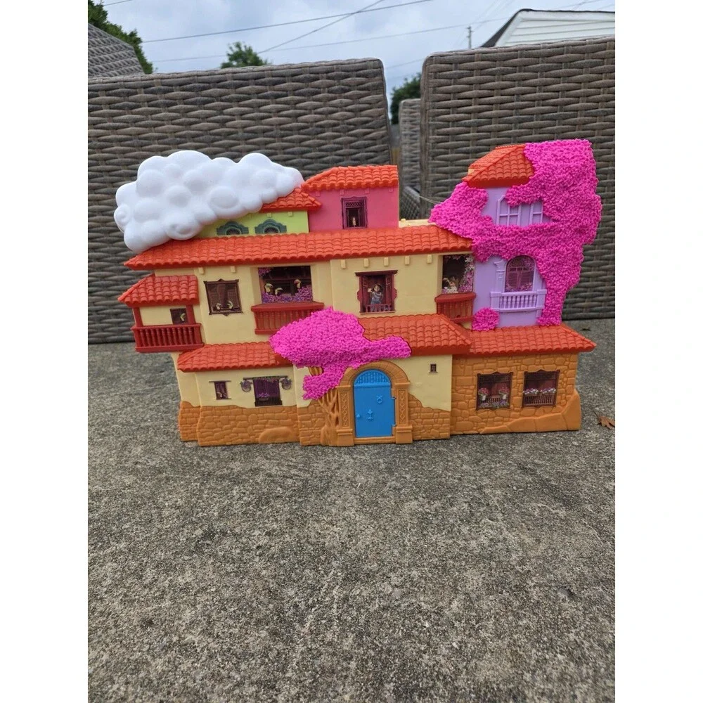 Disney Encanto Magical Casa Madrigal Dollhouse Playset House Figures WORKS